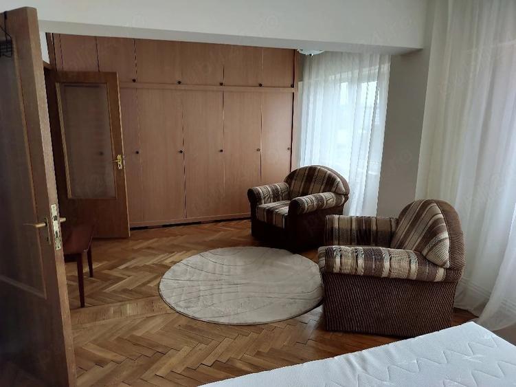 Apartament cu 3 camere decomandat în 1 Mai