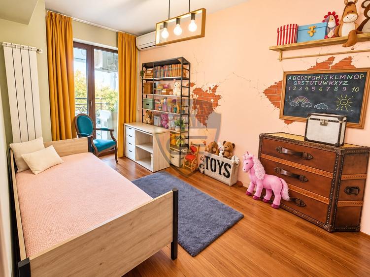 Apartament cu 3 camere decomandat, mobilat în Central