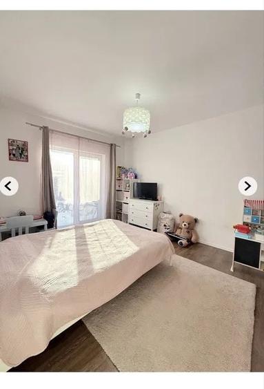 Apartament cu 3 camere semidecomandat în Florești