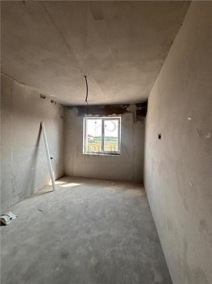 Duplex cu 4 camere cu Canalizare în Moșnița Nouă