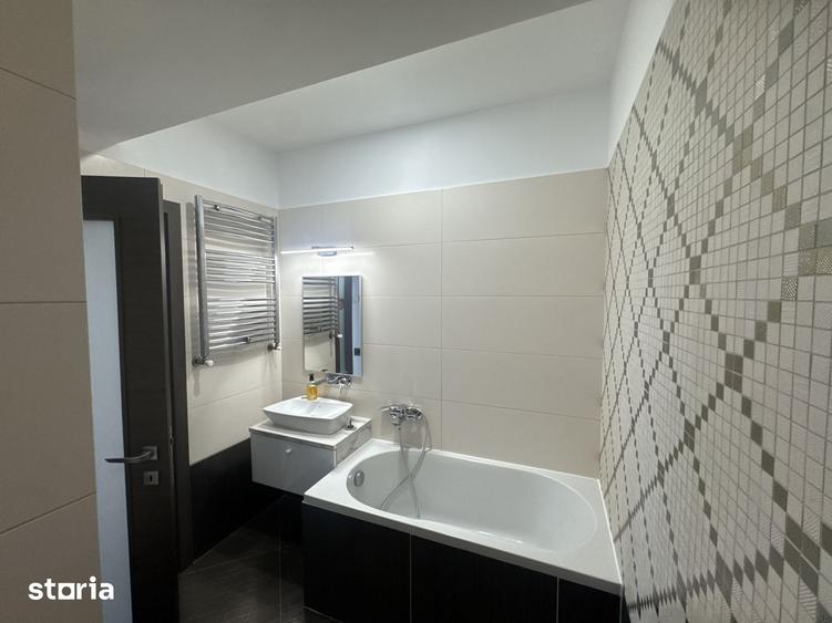 Apartament cu 4 camere în Băneasa