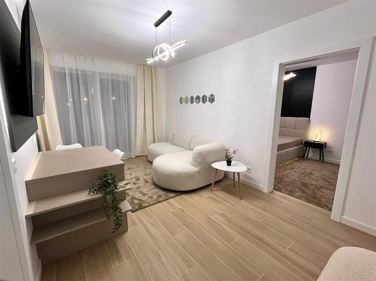 Apartament cu 2 camere semidecomandat în Exterior Est
