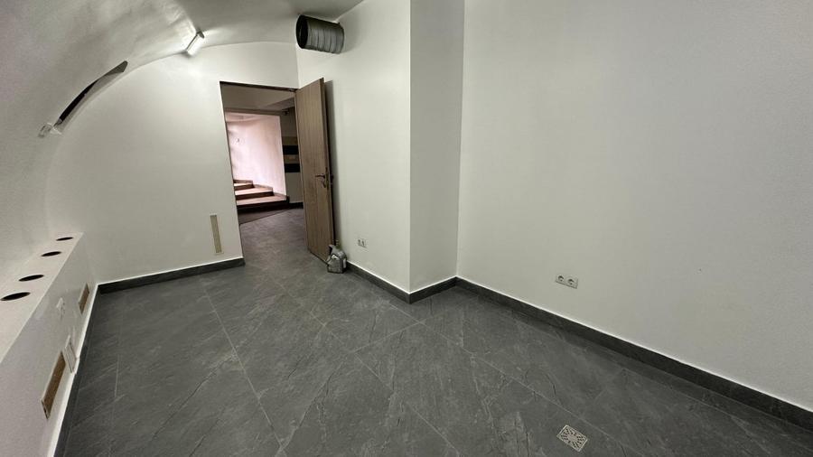 Spațiu comercial, de 55 mp, în Central
