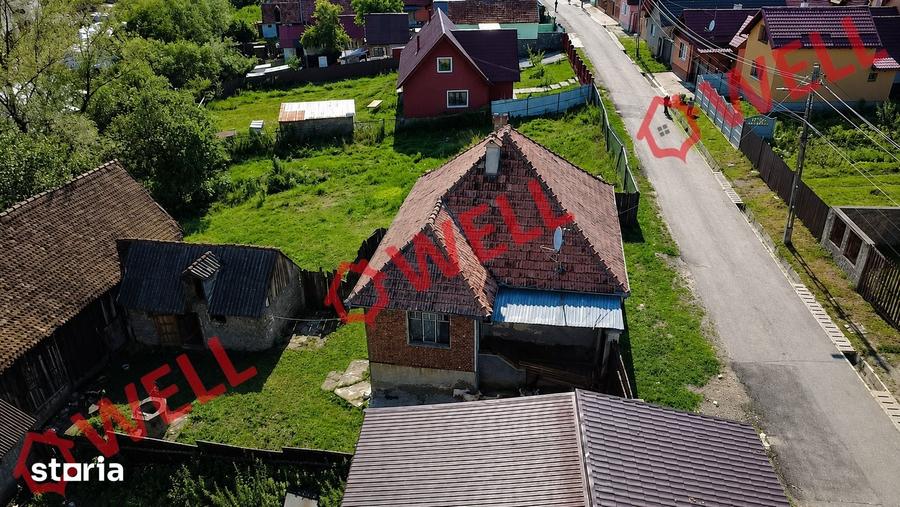 Casă cu 4 camere cu Teren 1185 Mp în Apața