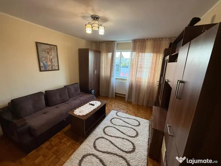 Apartament cu 2 camere semidecomandat în Craiovița Nouă