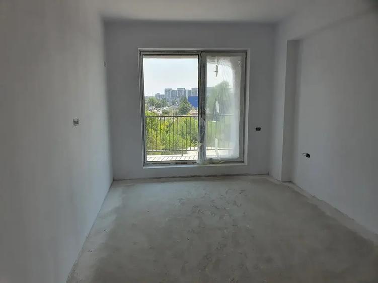 Apartament cu 2 camere decomandat în Titan
