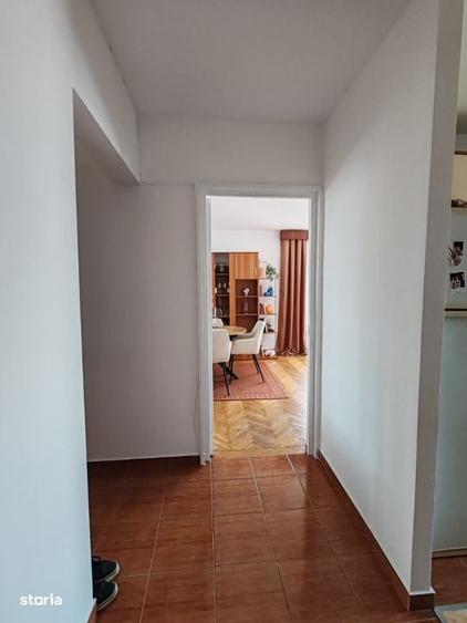 Apartament cu 3 camere decomandat în Central