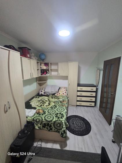 Apartament cu 4 camere decomandat în Central