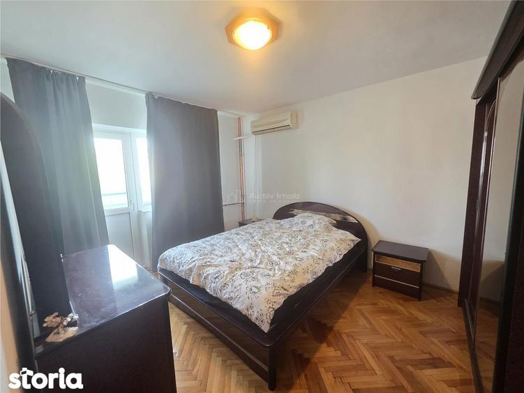 Apartament cu 3 camere decomandat în Nerva Traian