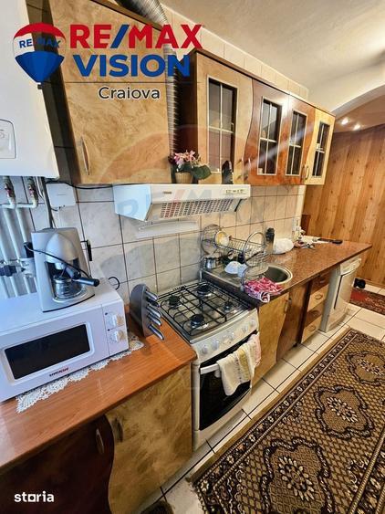 Apartament cu 3 camere semidecomandat, mobilat în Craiovița Nouă — fotografia 2