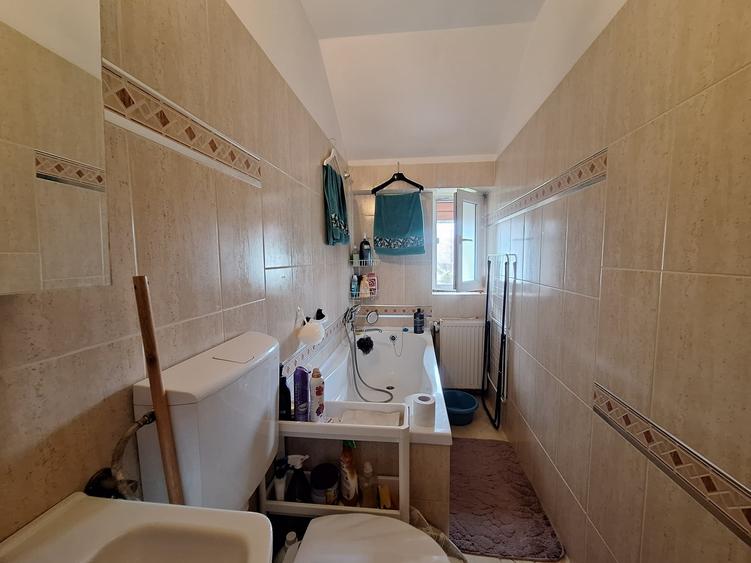 Apartament cu 2 camere semidecomandat, mobilat în Girocului