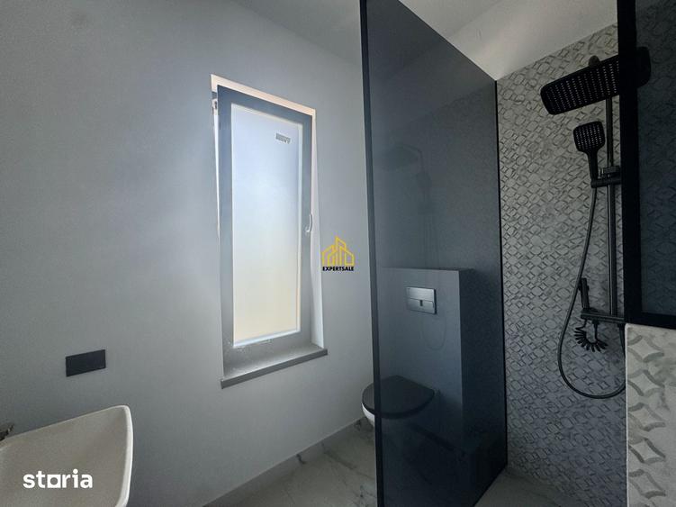 Casă cu 5 camere cu Teren 430 Mp în Domnești