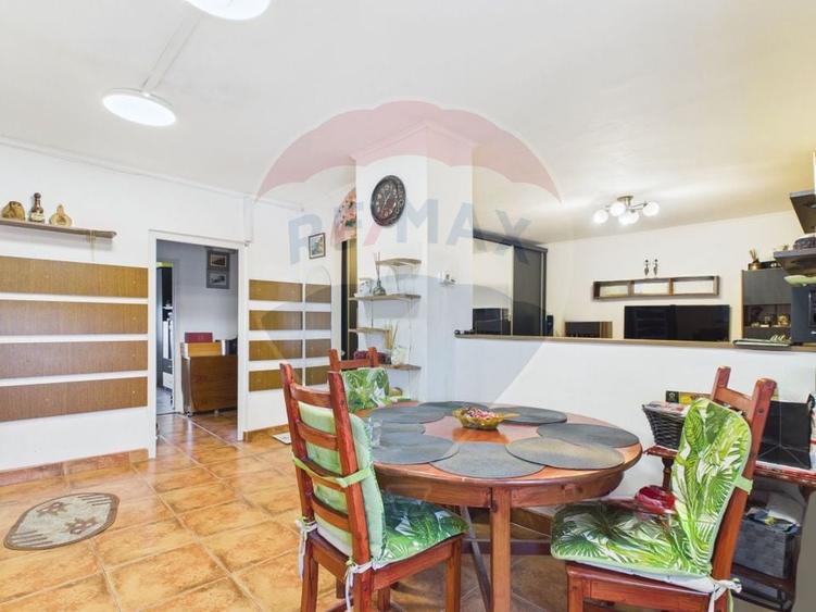 Apartament cu 3 camere decomandat, mobilat în 1 Decembrie