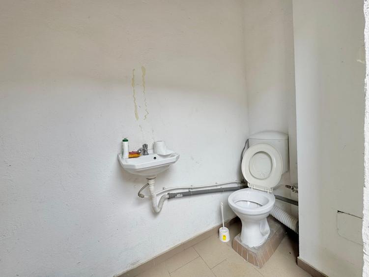Spațiu comercial, de 45 mp, în Nicolina