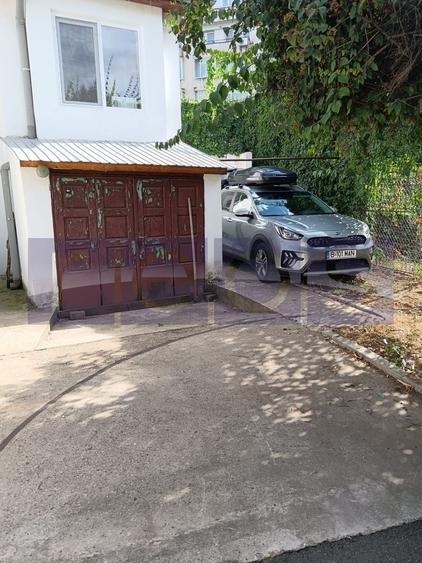 Casă individuală cu 4 camere cu Canalizare în Ultracentral