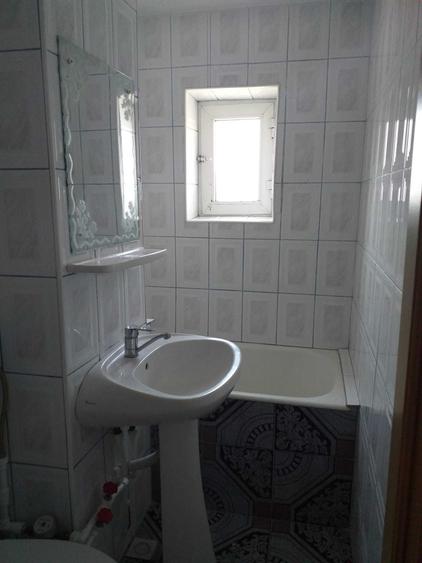 Apartament cu 3 camere semidecomandat în Crâng