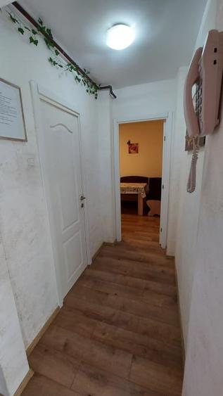 Apartament cu 3 camere semidecomandat, mobilat în Tomis Nord