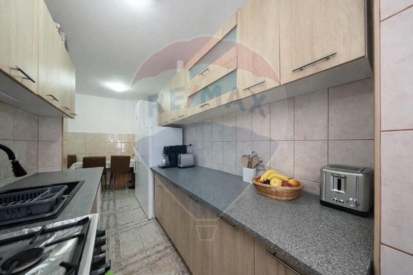 Apartament cu 3 camere, mobilat în Bartolomeu