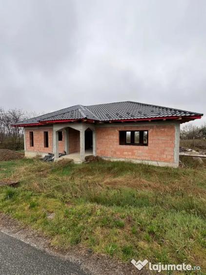 Casă cu 3 camere cu Teren 470 Mp în Tăuții-Măgherăuș