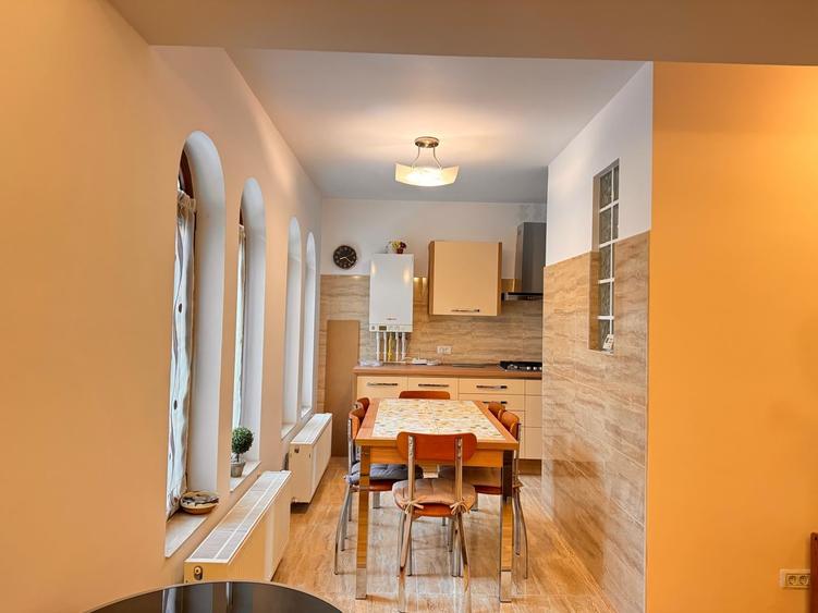 Apartament cu 2 camere decomandat în Central