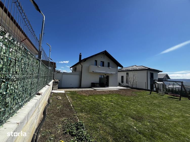 Casă cu 4 camere cu Teren 486 Mp în Iris
