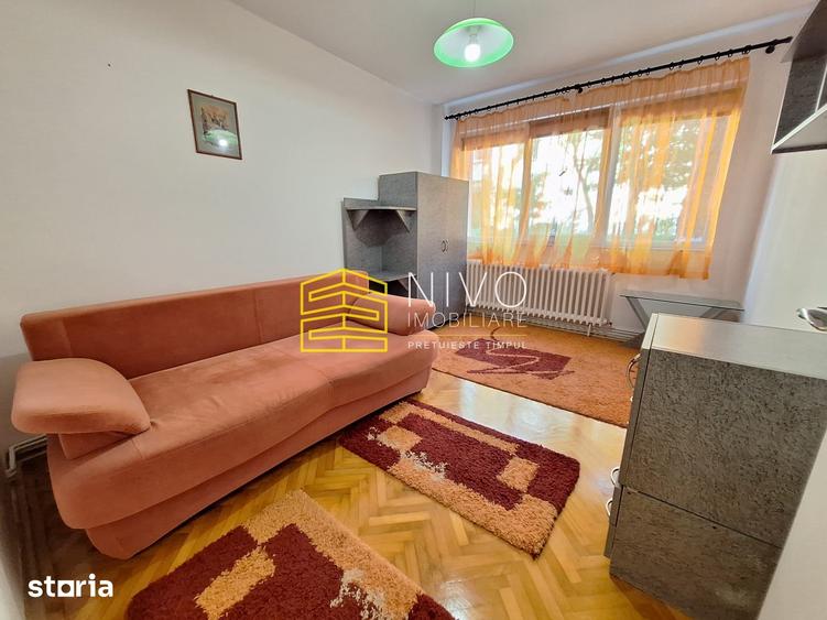 Apartament cu 2 camere semidecomandat în Aleea Carpați