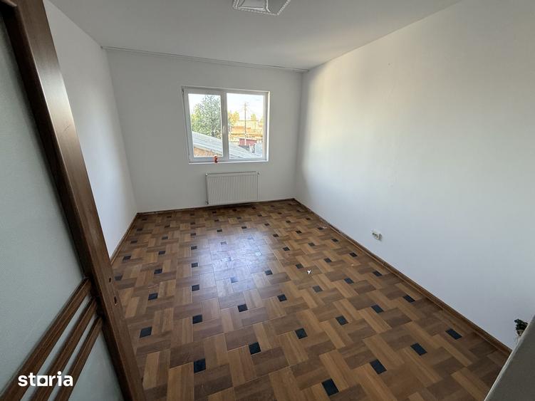 Apartament cu 3 camere în Rahova