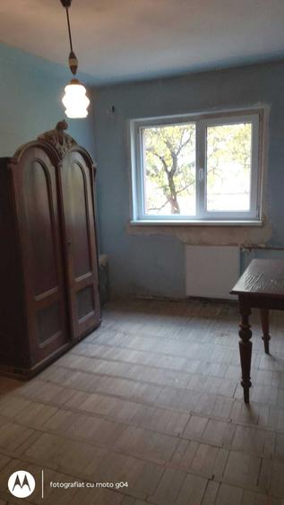 Apartament cu 2 camere semidecomandat în Utvin