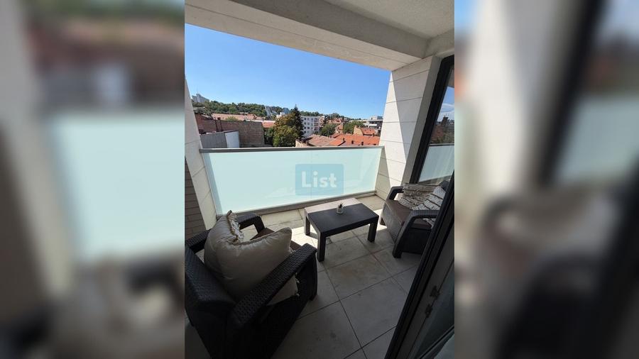 Apartament cu 2 camere semidecomandat în Horea