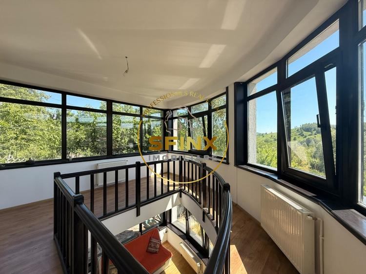 Casă individuală cu 8 camere cu Piscina în Breaza