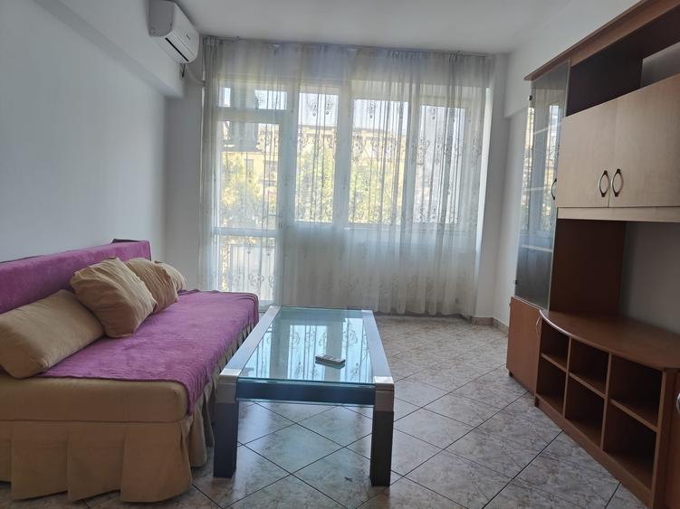 Apartament cu 2 camere decomandat în P-ța Romană