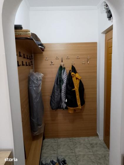 Apartament cu 3 camere decomandat în Obor