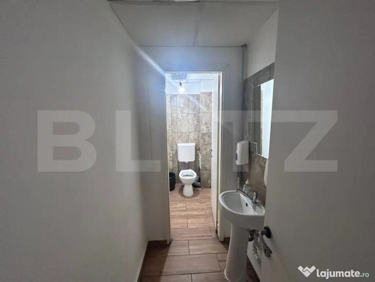 Spațiu comercial, de 63 mp, în Rovine