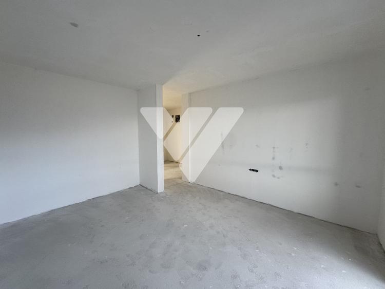 Penthouse cu 4 camere decomandat în Mihai Viteazul