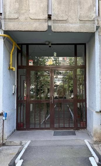 Apartament cu 4 camere decomandat, mobilat în Crângași