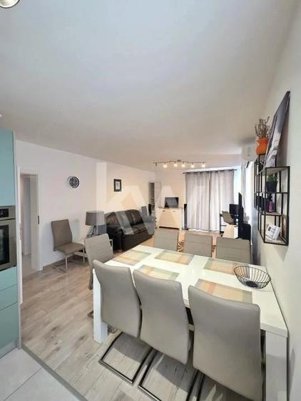 Apartament cu 3 camere decomandat în Central
