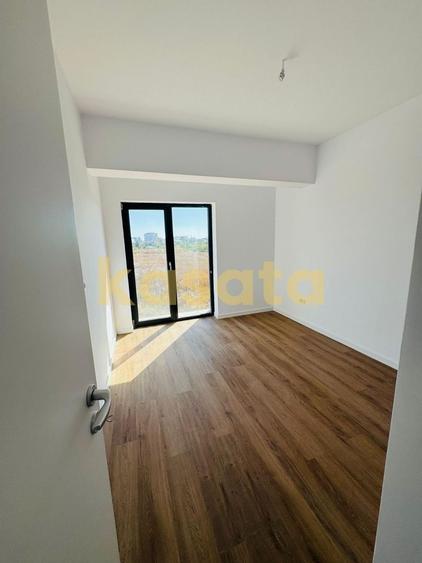Apartament cu 3 camere decomandat în Aviației
