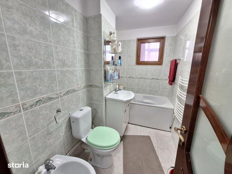 Apartament 3 camere renovat,mobilat,etaj 3,Zona Cora - 5