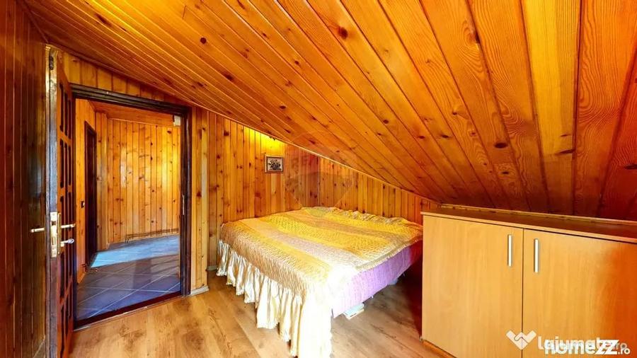 Casă cu 7 camere cu Teren 286 Mp în Platoul Izvor