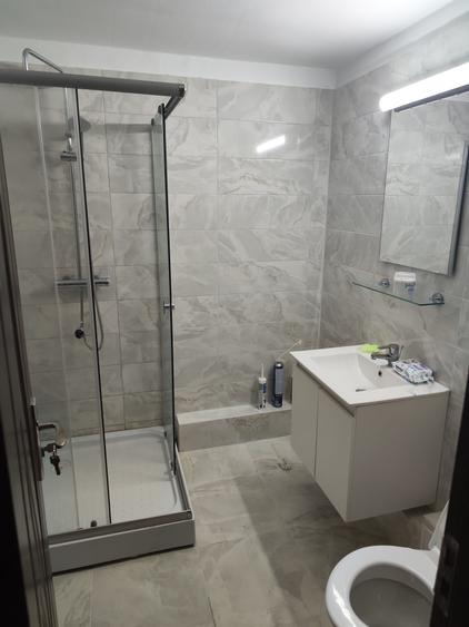 Apartament cu 2 camere semidecomandat, mobilat în Berceni