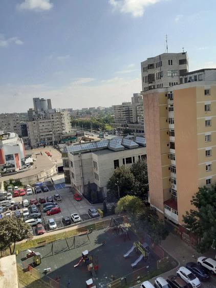 Apartament cu 2 camere decomandat în Hala Centrală