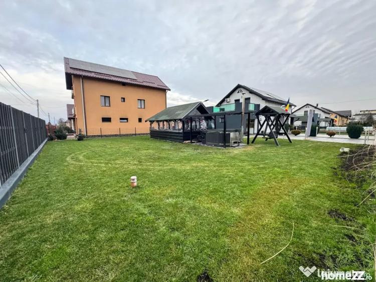 Casă cu 7 camere cu Teren 900 Mp în Hideaga