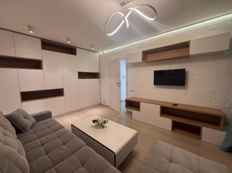 Apartament cu 2 camere decomandat, mobilat în Titan
