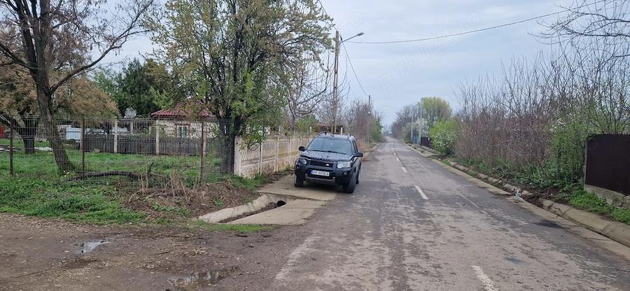 Casă cu 5 camere cu Teren 2200 Mp în Zăvoaia
