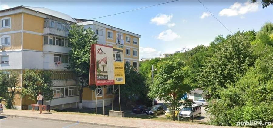 Apartament cu 2 camere decomandat în Roman