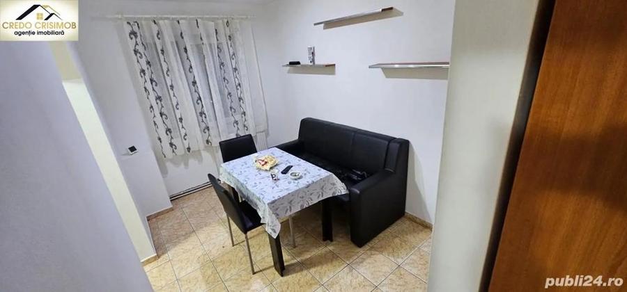 Apartament cu 4 camere semidecomandat în Micro II
