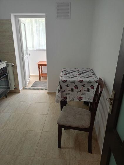 Garsonieră decomandată în Nicolina