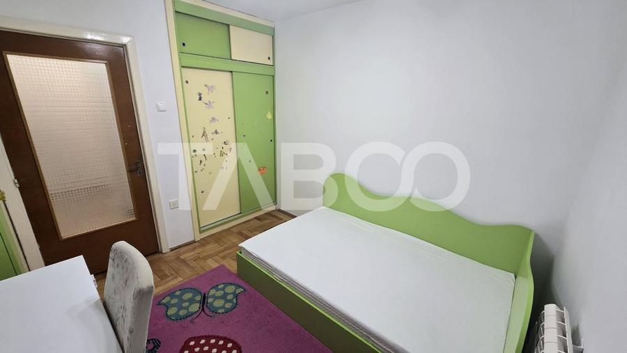 Apartament cu 3 camere decomandat, mobilat în Central