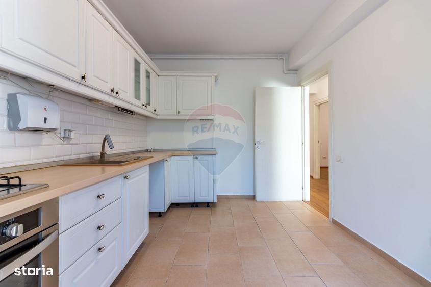Apartament cu 3 camere, mobilat în Dămăroaia
