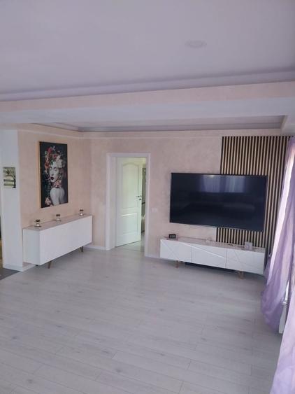 Casă cu 4 camere în Drumul Carului